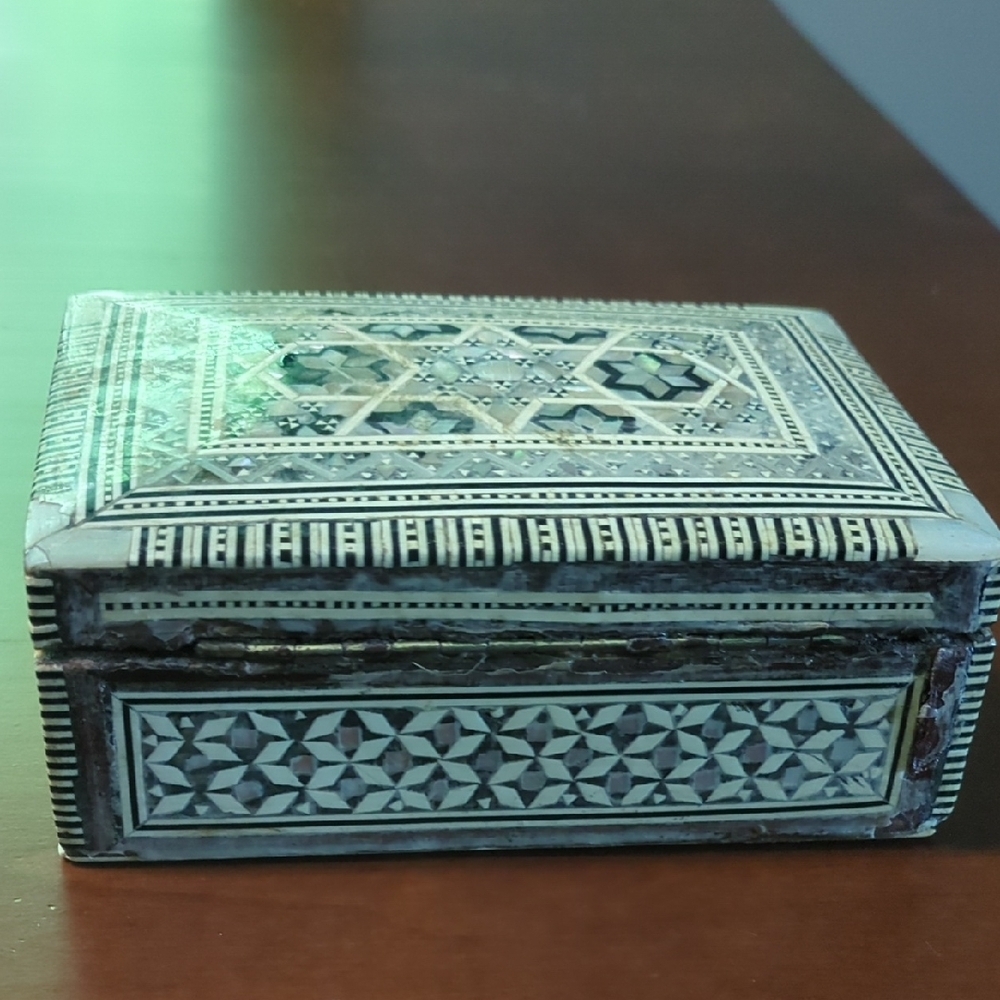Moroccan Intricate Geometric Inlay Box - Picture 3 of 8